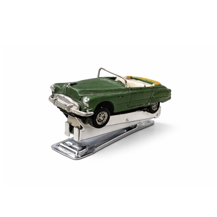 Cartoleria 4+1 - Cucitrice Decorativa Vintage a Forma di Auto | Oggetto da Esposizione Creativo