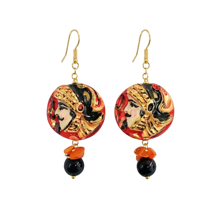 Cartoleria 4+1 - Orecchini Pendenti Pupi Siciliani in Ceramica Colorata | Gioielli Artigianali con Corallo e Pietra Nera